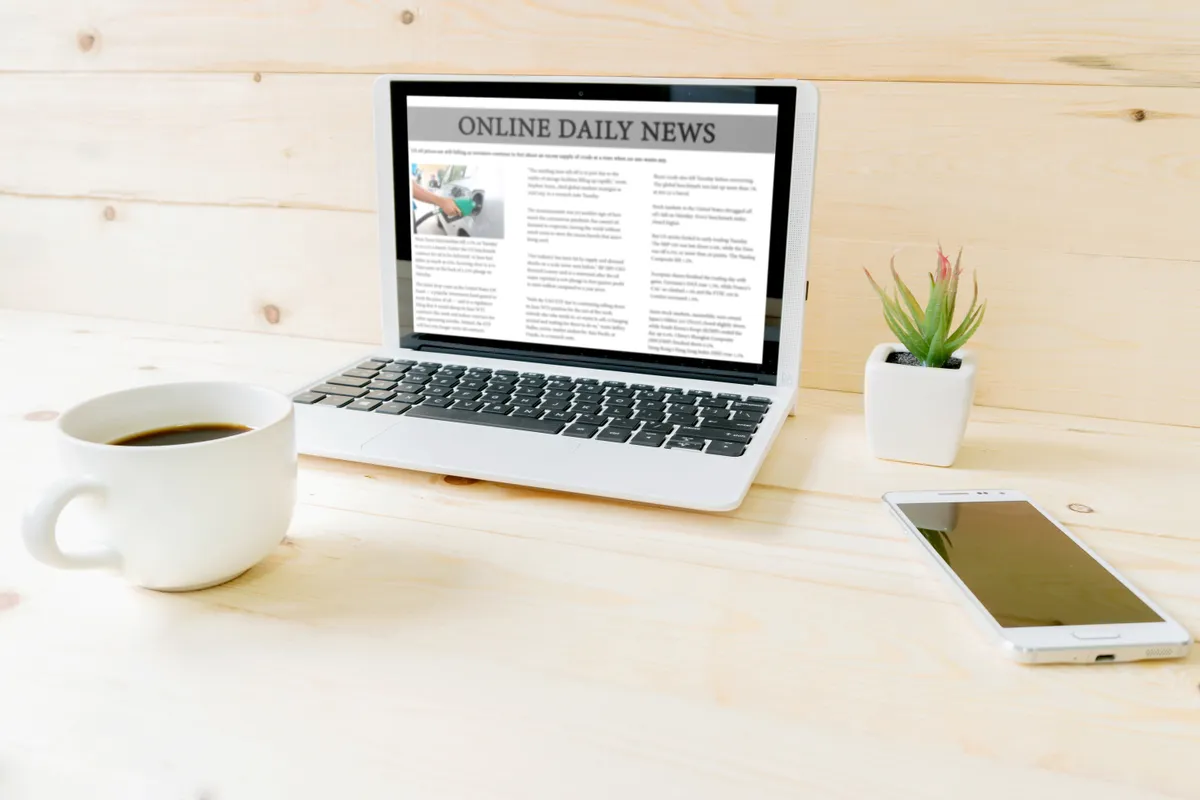 Najlepsze platformy do bloga firmowego (2025): porównanie WordPress, Wix, Ghost i innych